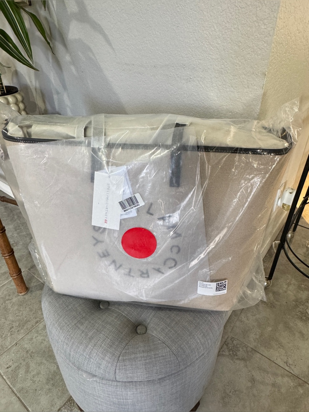 STELLA MCCARTNEY H&M
LARGE CANVAS TOTE BAG